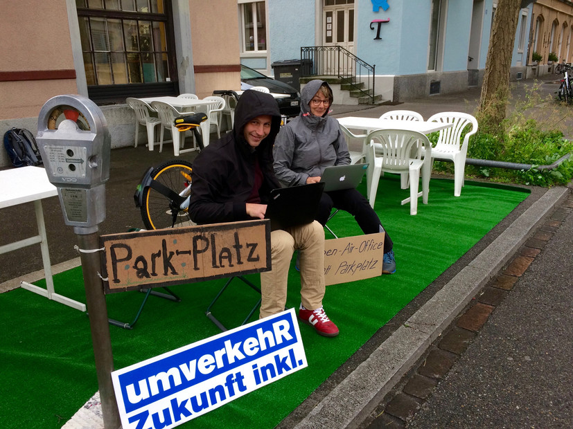 Open-Air-Office statt Parkplatz am PARK(ing) Day 2017 in Zürich