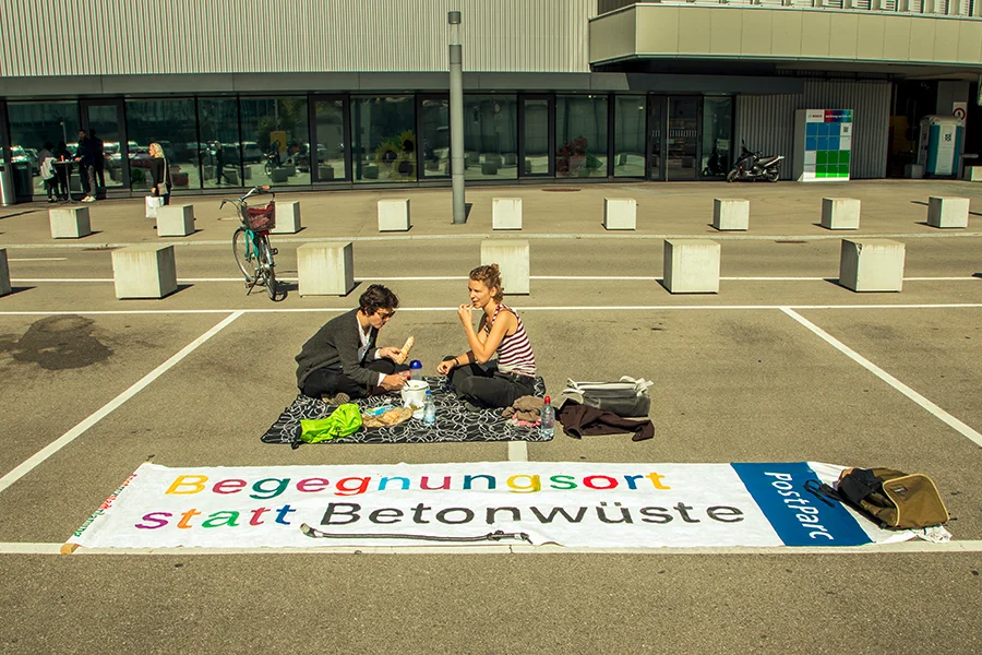 Picknick statt Parkplatz von der JA! in Bern am PARK(ing) Day 2019 Picknick statt Parkplatz von der JA! in Bern am PARK(ing) Day 2019