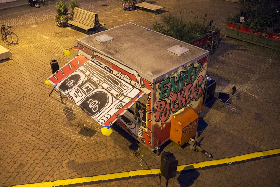 Volksfest statt Parkplätze von verschiedensten OrganisatorInnen in der Innenstadt von Schaffhausen am PARK(ing) Day 2019 Volksfest statt Parkplätze von verschiedensten OrganisatorInnen in der Innenstadt von Schaffhausen am PARK(ing) Day 2019