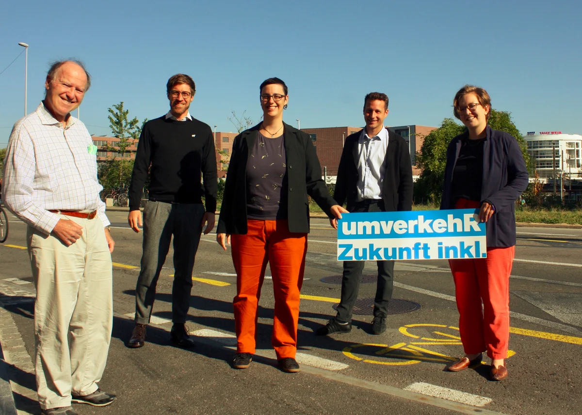 Lancierung der Stadtklima-Initiativen durch Vertreter und Vertreterinnen verschiedener Parteien, Verbänden und Organisationen Lancierung der Stadtklima-Initiativen durch Vertreter und Vertreterinnen verschiedener Parteien, Verbänden und Organisationen