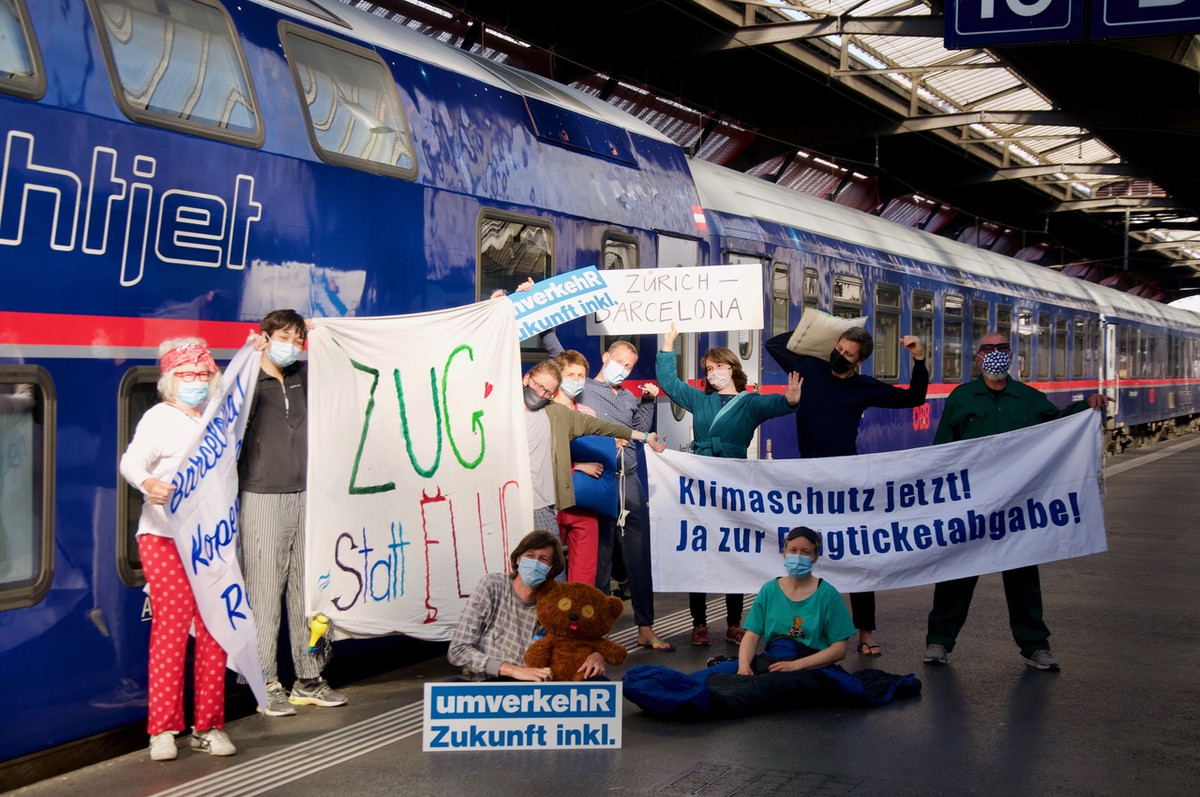 Nachtzugaktion am Hauptbahnhof Zürich - Ja zum Klimaschutz heisst Ja zum Nachtzug