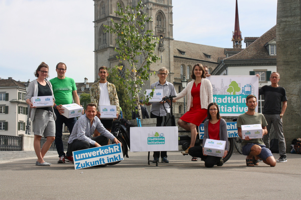 Einreichung der Stadtklima-Initiativen in Zürich