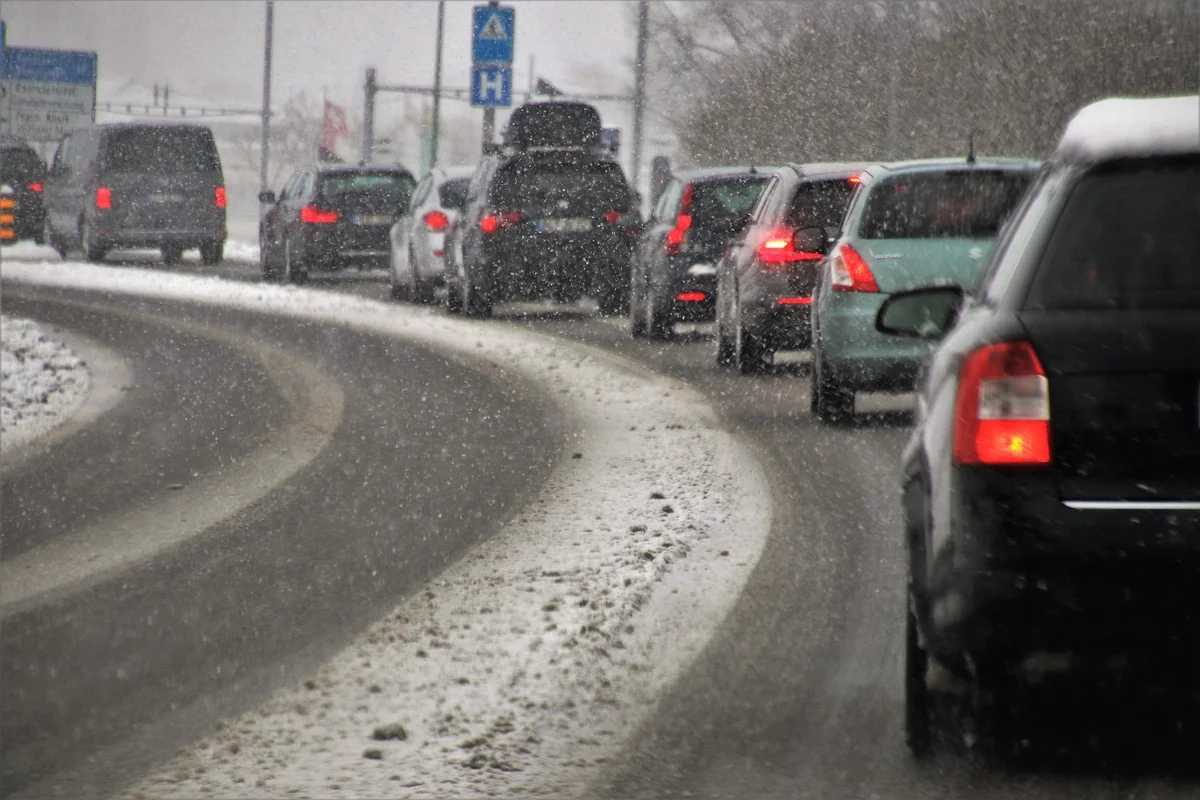 Stau im Schnee