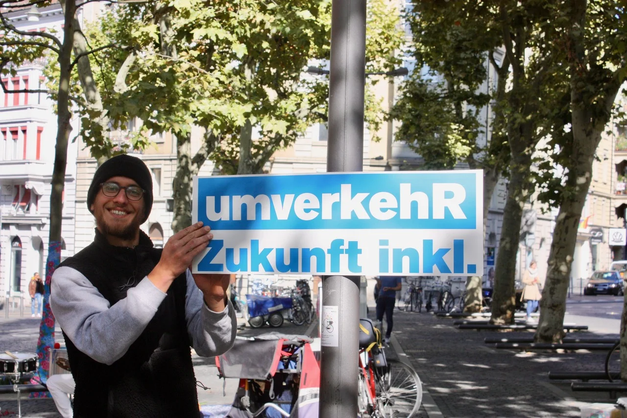 umverkehR statt Parkplatz auf dem Zähringerplatz in Zürich am PARK(ing) Day 2019 umverkehR statt Parkplatz auf dem Zähringerplatz in Zürich am PARK(ing) Day 2019