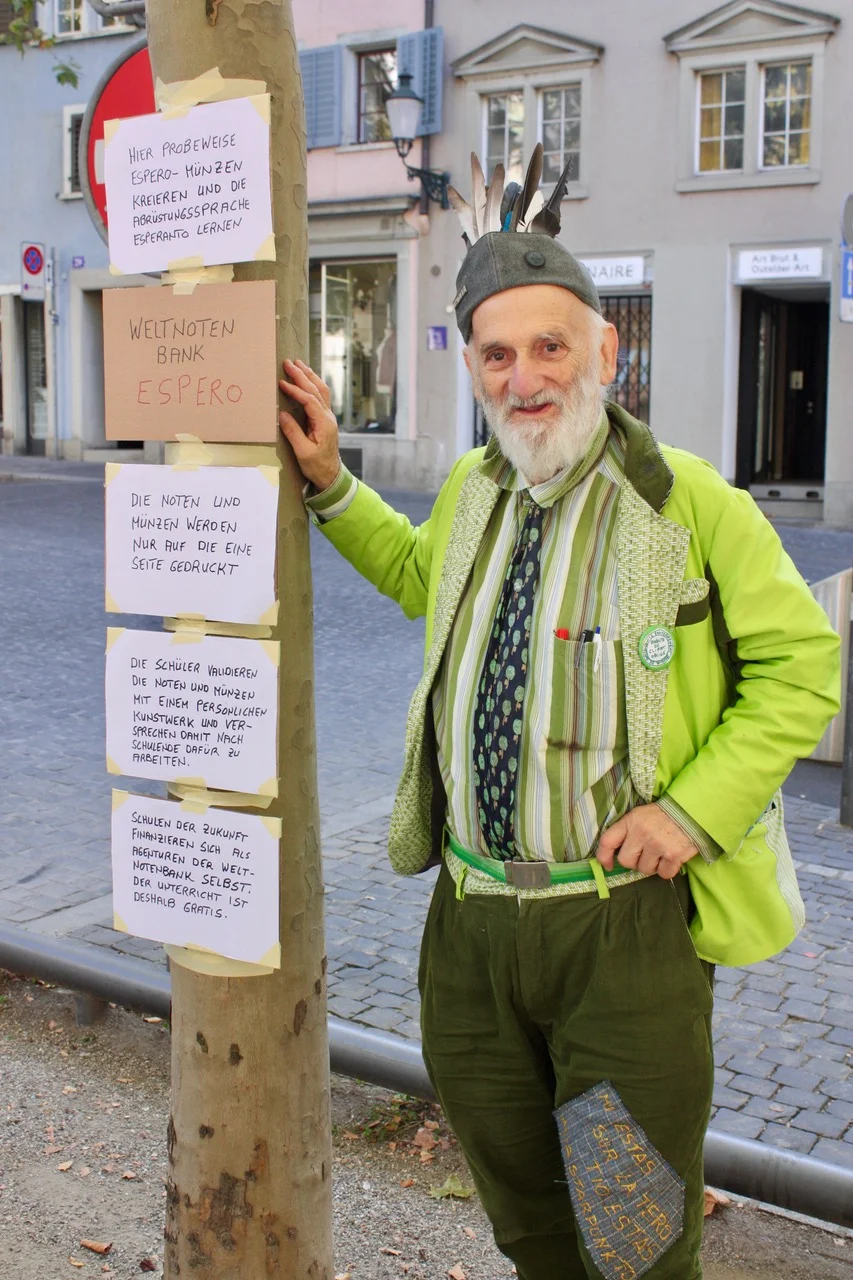 Esperanto statt Parkplatz auf dem Zähringerplatz in Zürich am PARK(ing) Day 2019 Esperanto statt Parkplatz auf dem Zähringerplatz in Zürich am PARK(ing) Day 2019