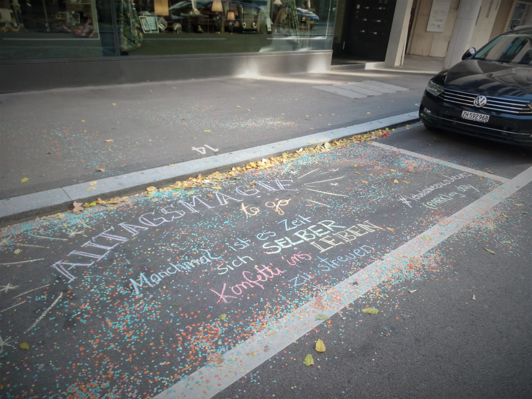 Happy by Nature-Art von Vera in Zürich am PARK(ing) Day 2019 Happy by Nature-Art von Vera in Zürich am PARK(ing) Day 2019