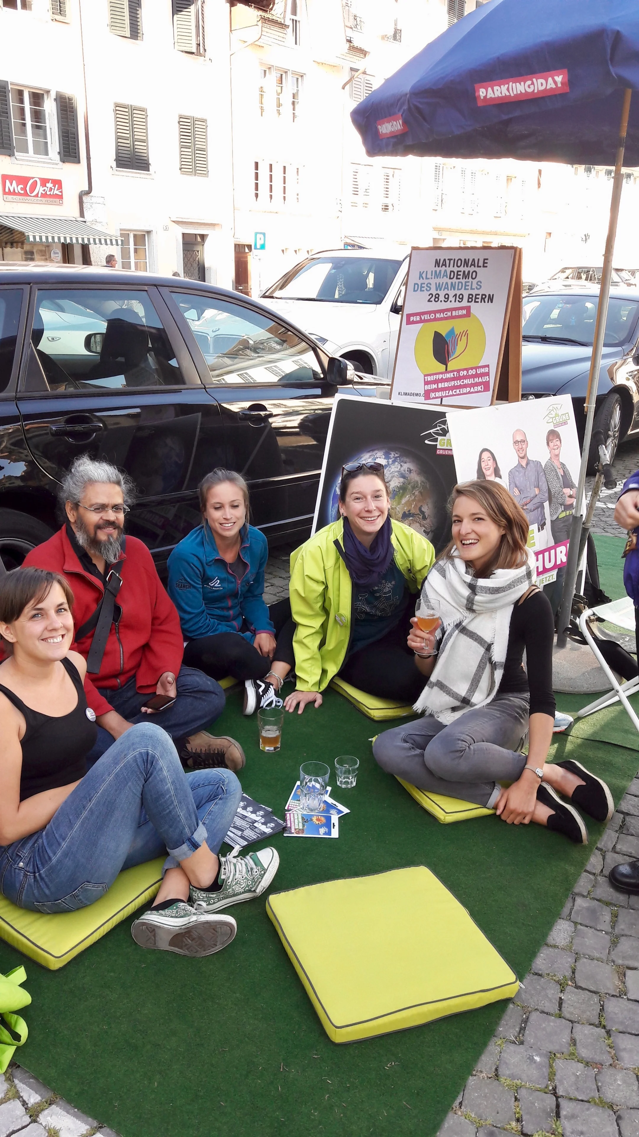Begegnungsort statt Parkplatz von Barbara und Freunden in Solothurn am PARK(ing) Day 2019 Begegnungsort statt Parkplatz von Barbara und Freunden in Solothurn am PARK(ing) Day 2019