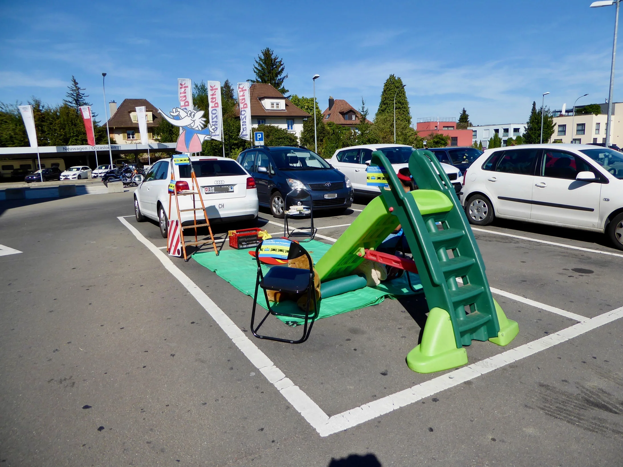 Spielplatz statt Parkplatz von Michael und Freunden in Staufen AG am PARK(ing) Day 2019 Spielplatz statt Parkplatz von Michael und Freunden in Staufen AG am PARK(ing) Day 2019
