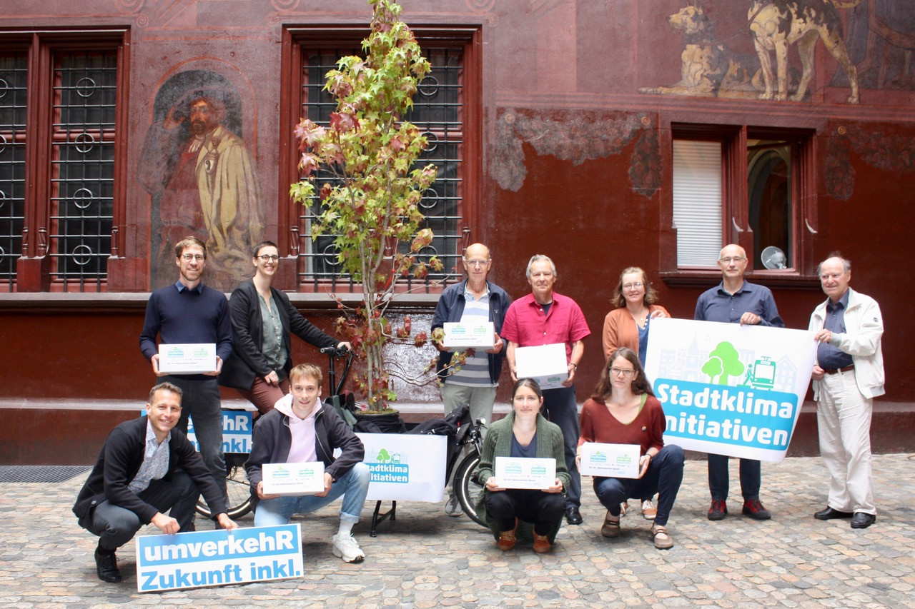Einreichung der Stadtklima-Initiativen in Basel