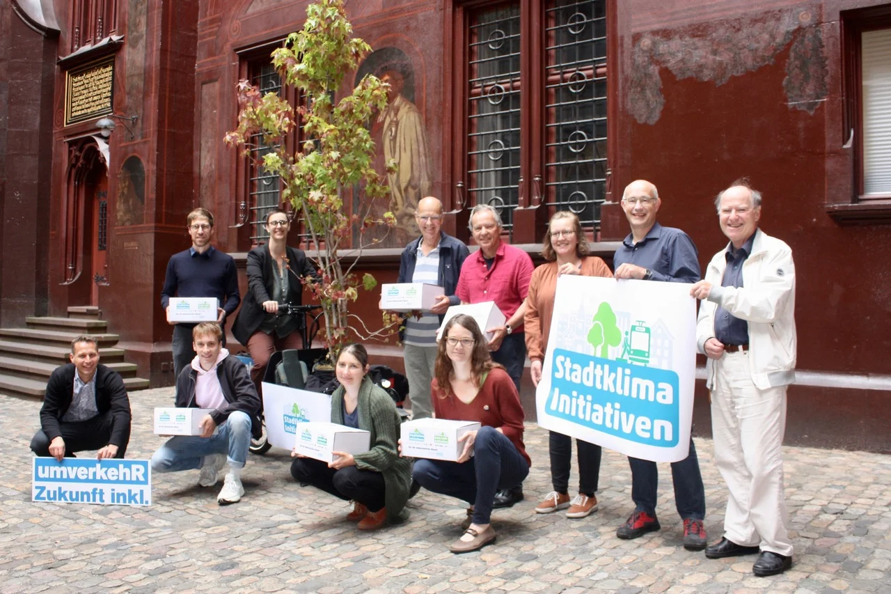 Einreichung der Stadtklima-Initiativen in Basel Einreichung der Stadtklima-Initiativen in Basel