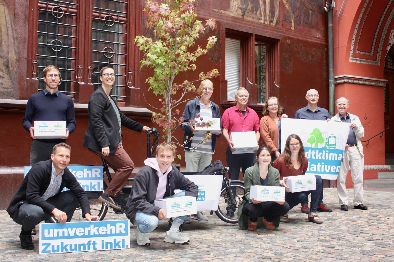 Einreichung der Stadtklima-Initiativen in Basel Einreichung der Stadtklima-Initiativen in Basel