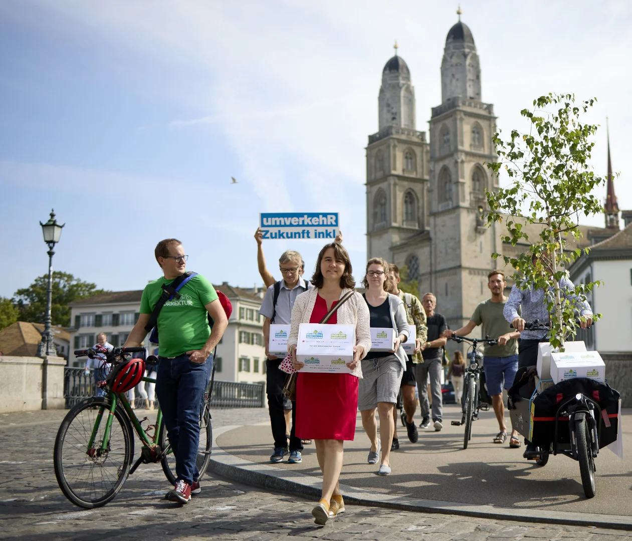 Einreichung der Stadtklima-Initiativen in Zürich