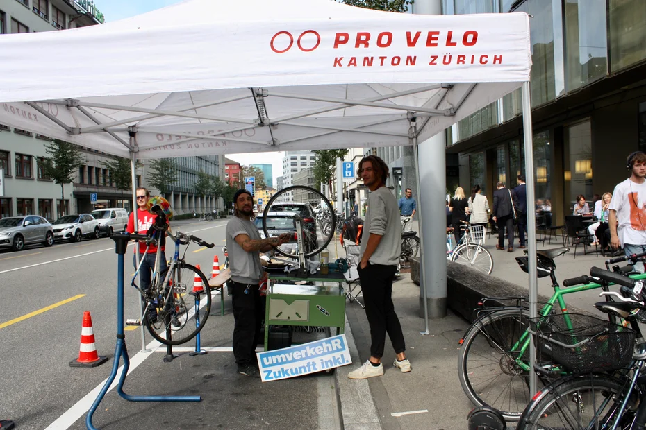 PARK(ing) Day 2018 mit der Velocheck und -Pumpstation von Pro Velo an der Lagerstrasse in Zürich