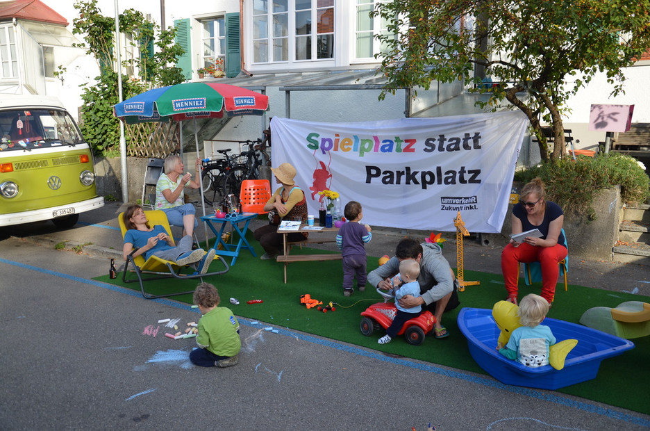 Spielplatz statt Parkplatz am PARK(ing) Day 2014 in Bern