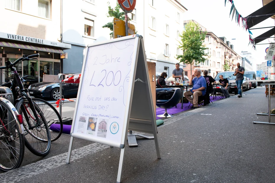 Urban Waste - Parkplätze sind Platzverschwendung, Präsentation verschiedener Ideen zum Thema Begegnung und Vernetzung im städtis