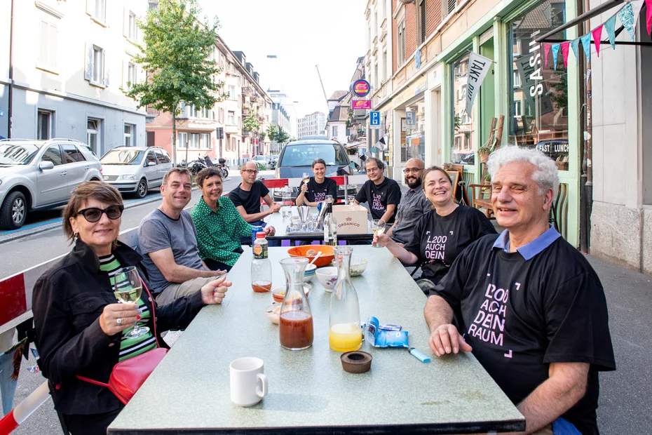 Urban Waste - Parkplätze sind Platzverschwendung, Präsentation verschiedener Ideen zum Thema Begegnung und Vernetzung im städtis