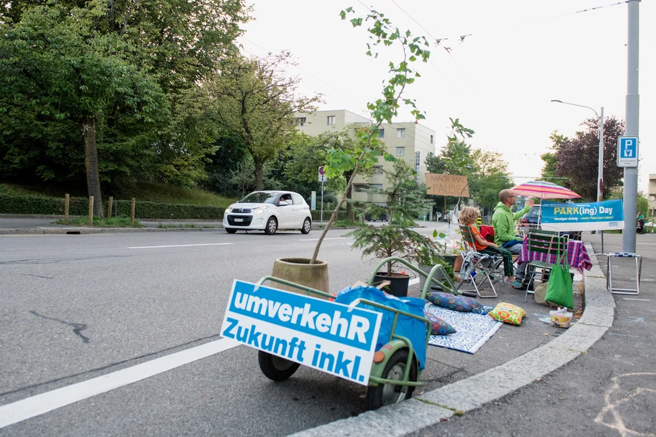 Lauschige grüne Oase der Begegnung von Nora an der Fellenbergstrasse am PARK(ing) Day 2020 in Zürich