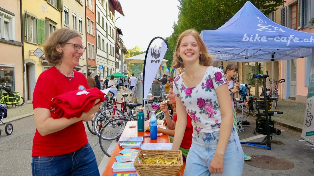 PARK(ing) Day 2021, Schaffhausen, Neustadt Musik, Food, Drinks,Spiel & Spass, Velos statt Autos, Park statt Parkplatz von AL Sch