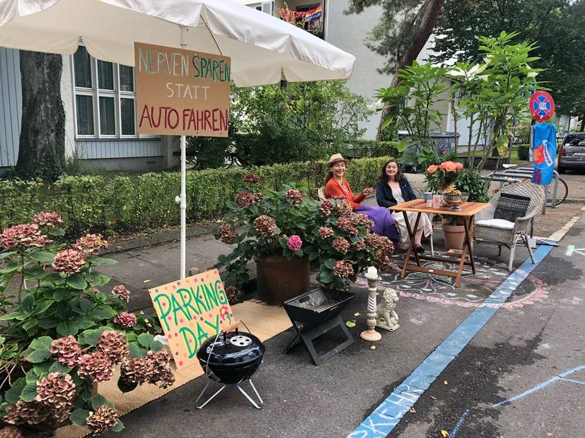 PARK(ing) Day 2021, Zürich, Brahmsstrasse, Dinieren statt Parkieren