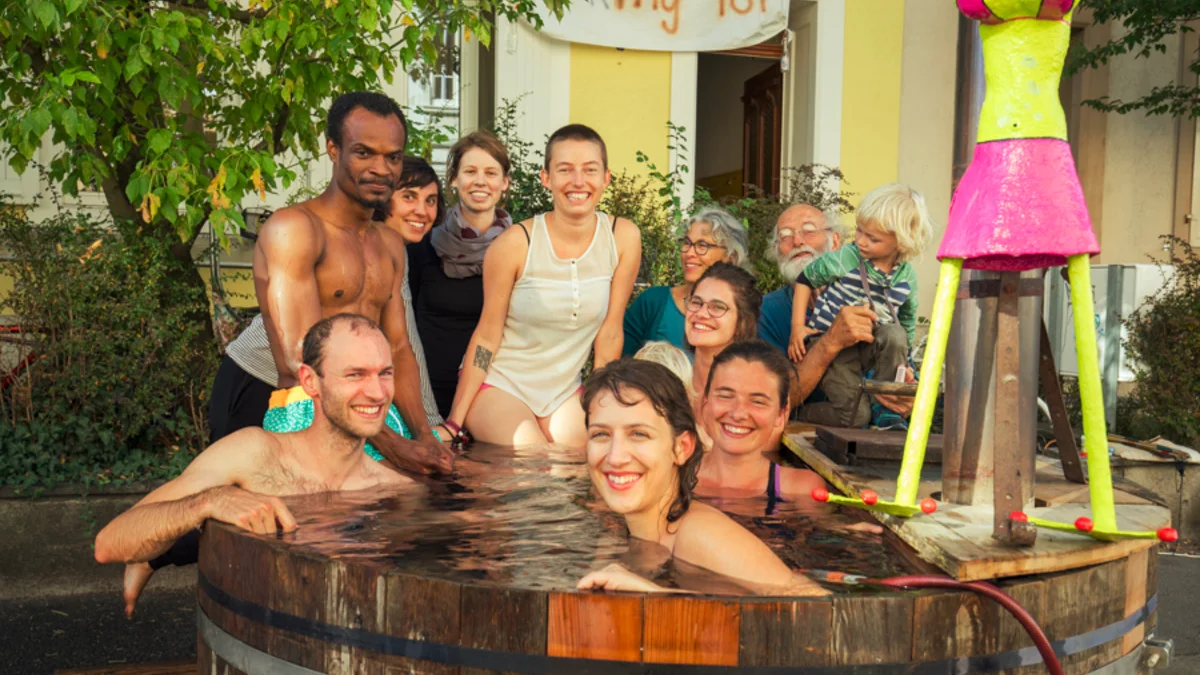 Hot Pot statt statt parking Lot von Frederik und Freunden in Basel  am PARK(ing) Day 2019