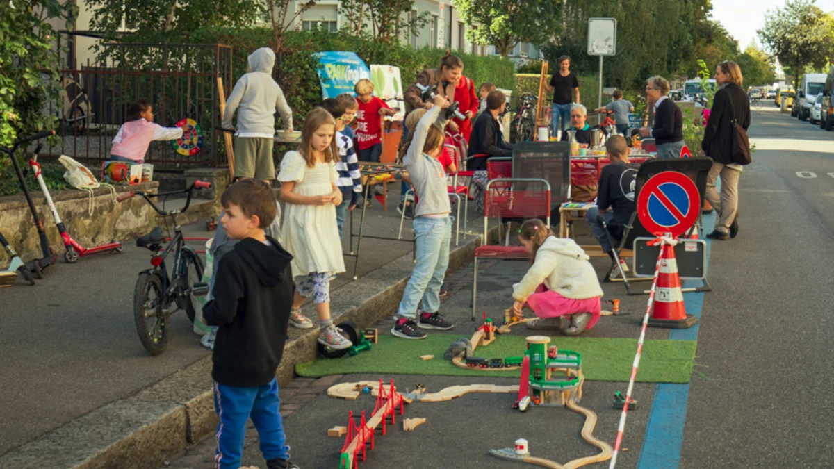 Brot und Spiele von Alexander und Freunden in Basel am PARK(ing) Day 2019