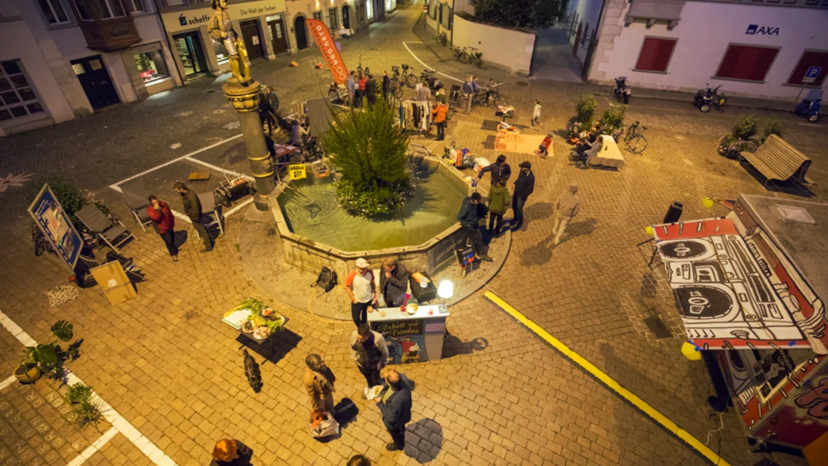 Volksfest statt Parkplätze von verschiedensten OrganisatorInnen in der Innenstadt von Schaffhausen am PARK(ing) Day 2019