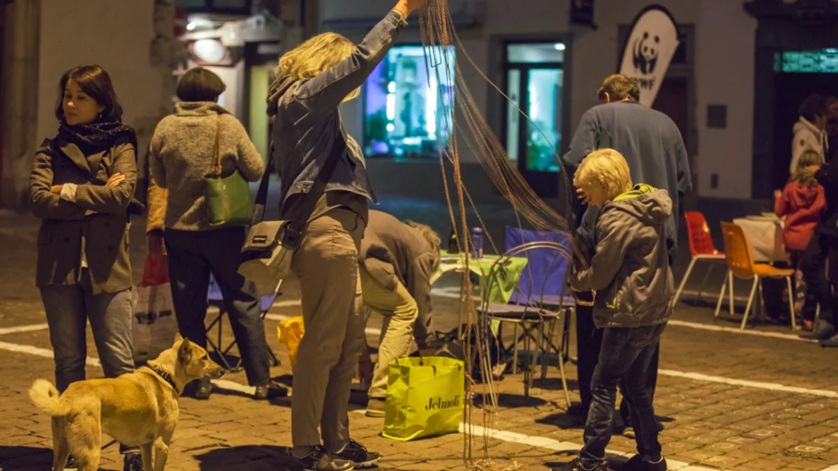Volksfest statt Parkplätze von verschiedensten OrganisatorInnen in der Innenstadt von Schaffhausen am PARK(ing) Day 2019