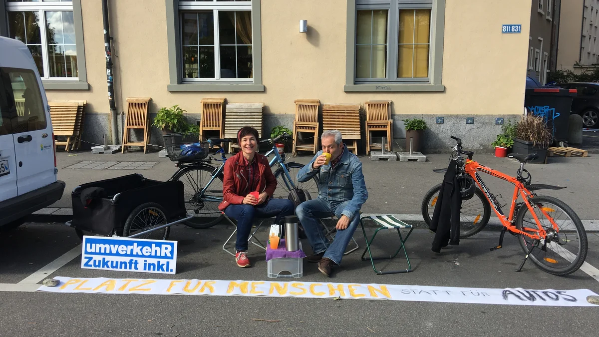 Platz für Menschen statt für Autos am PARK(ing) Day 2017 in Kloten
