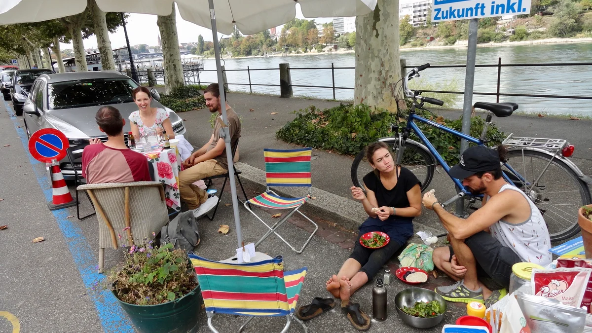 Pop-up-Küche statt Parkplatz! Aktion St. Alban-Rheinweg in Basel am PARK(ing) Day 2018