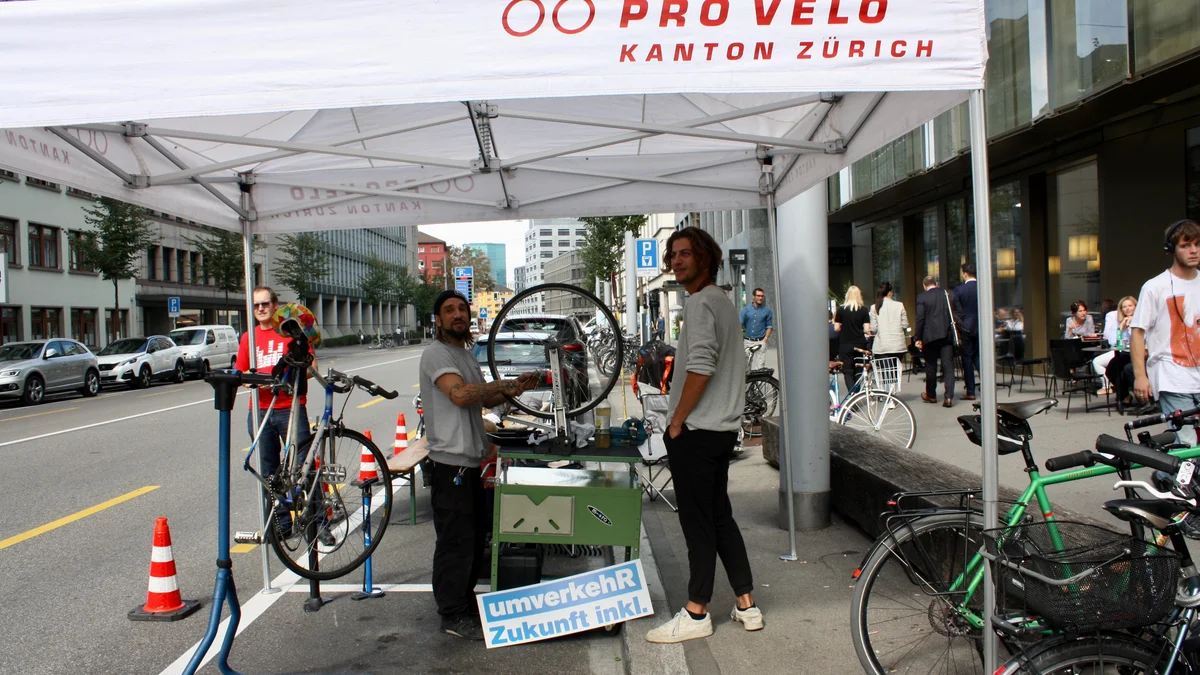 PARK(ing) Day 2018 mit der Velocheck und -Pumpstation von Pro Velo an der Lagerstrasse in Zürich