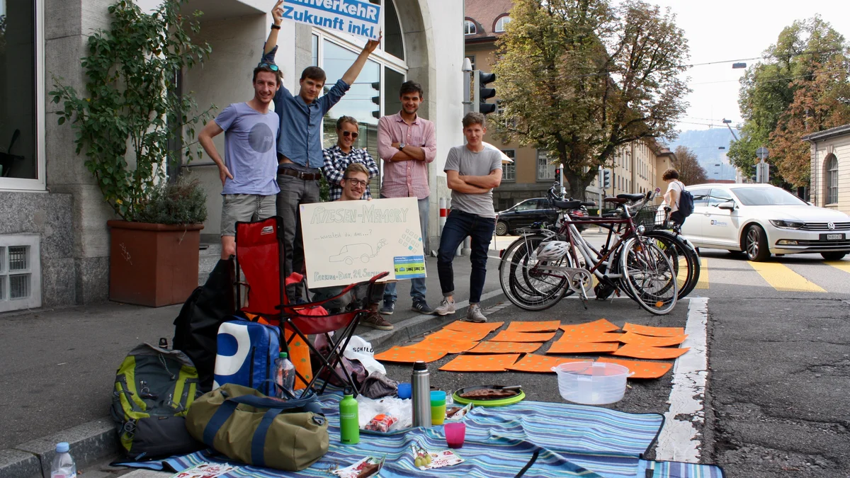 Verkehrsmemory auf dem Parkplatz. Irgendwo in Zürich am PARK(ing) Day 2018