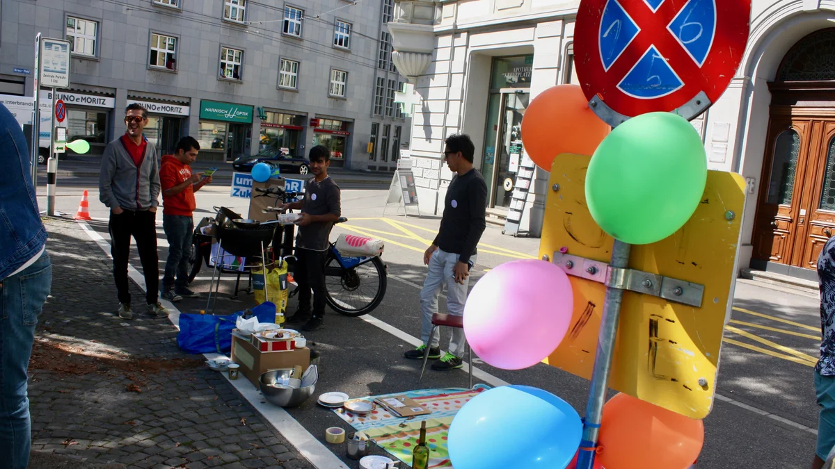 Kochen, Essen, Trinken und Diskutieren von Jafar’s kitchen in Zürich am PARK(ing) Day 2019