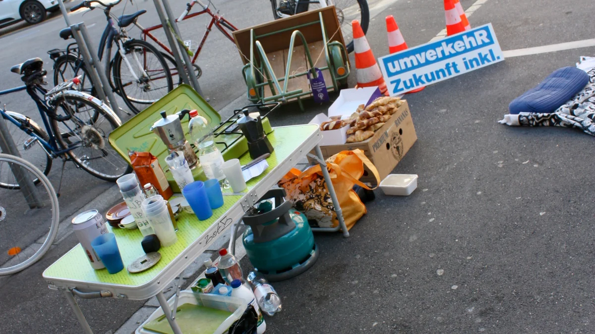Gemütliches Beisammensein mit Musik, Karten- und Brettspielen von Paloma, Simon, Jan und Pascal in Zürich am PARK(ing) Day 2019