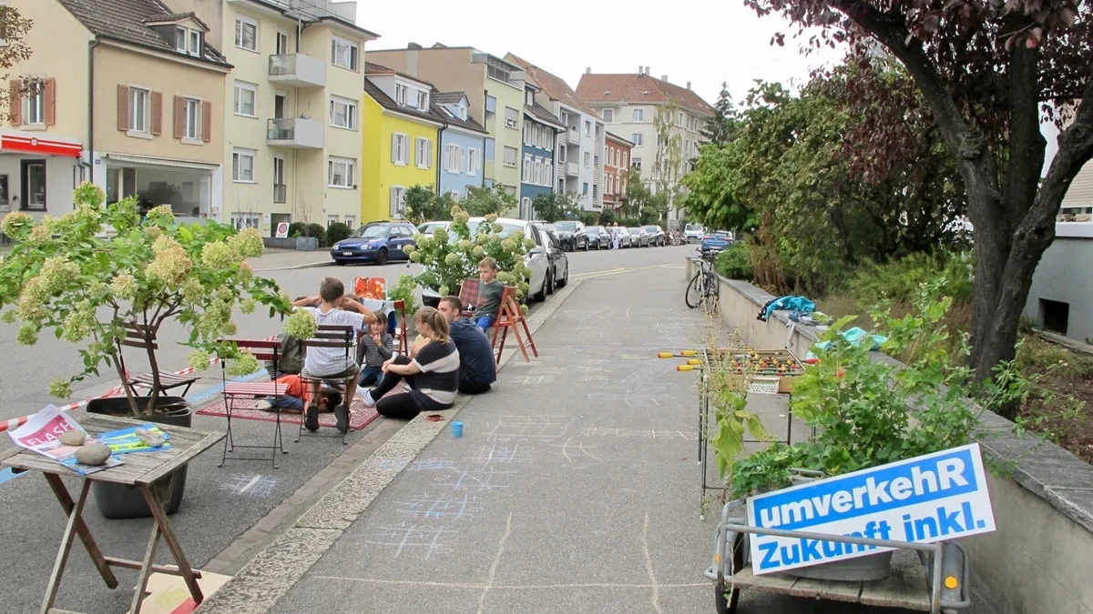 Verweiloase statt Parkplatz! Aktion in der Hegenheimerstrasse in Basel