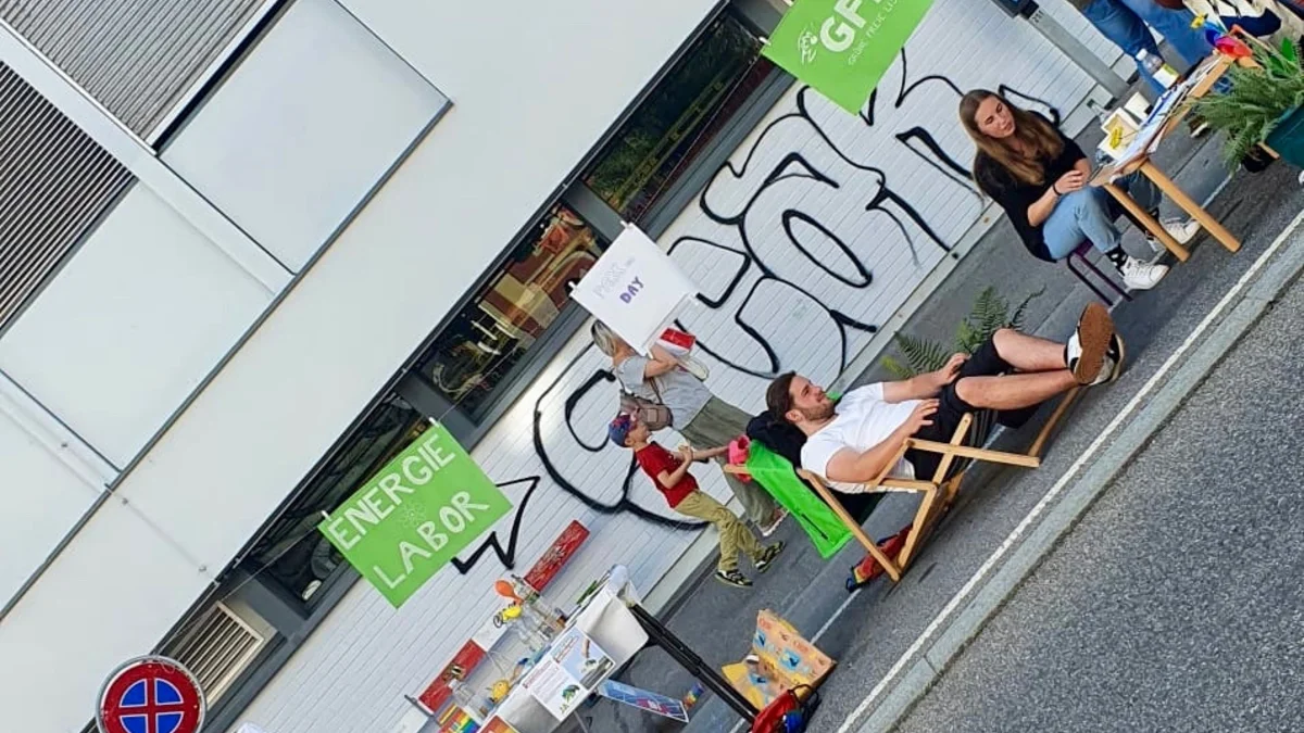PARK(ing) Day 2021, Bern, Mittelstrasse 10 Kleines "Energie-Labor" mit Experimenten zu erneuerbaren Energien mit Mirjam von der Grünen Freien Liste (GFL) Stadt Bern