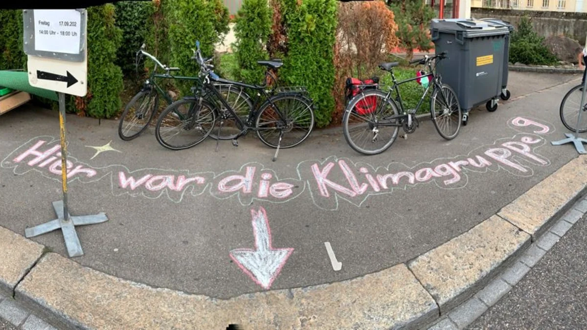 PARK(ing) Day 2021, Zürich, Altstetterstrasse. Platz statt Parkplatz von Tanja mit AL ZH und Klimagruppe 9