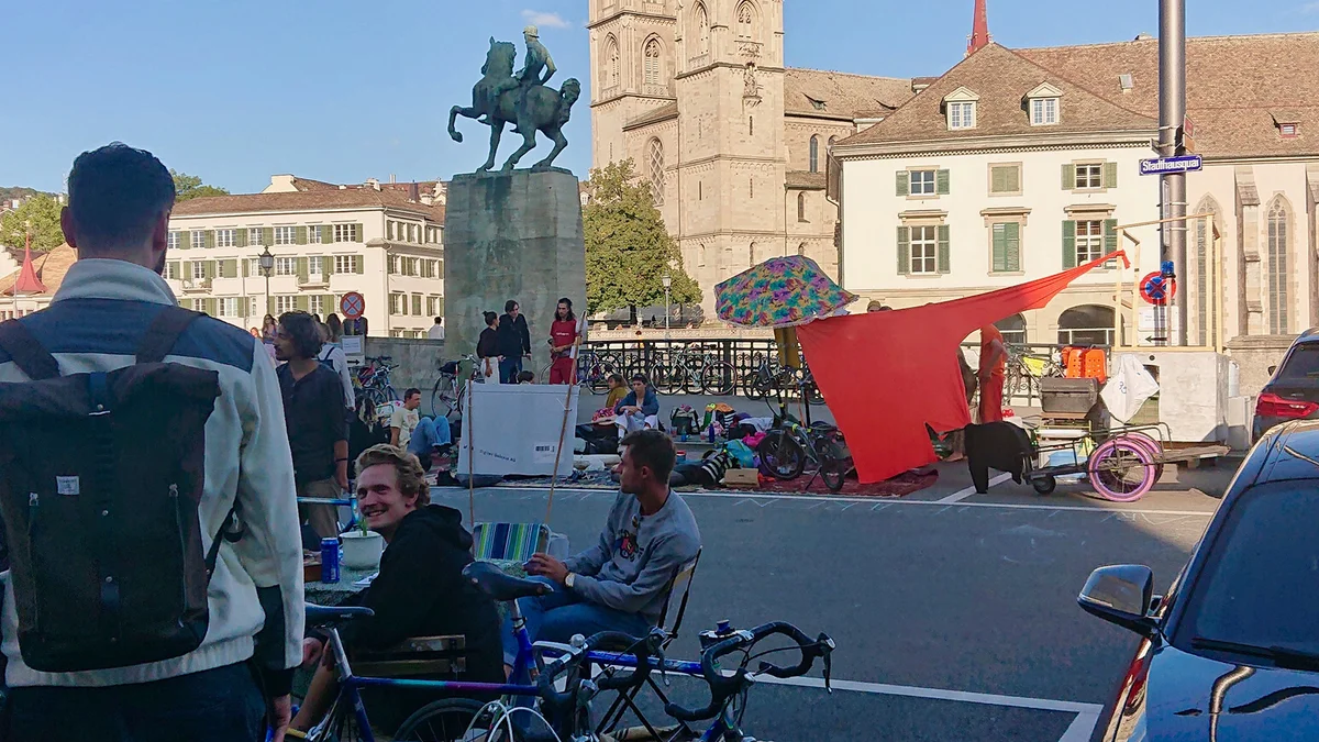 PARK(ing) Day 2021, Zürich, Münsterbrücke. unplugged Konzert, Verpflegung und Kaffee