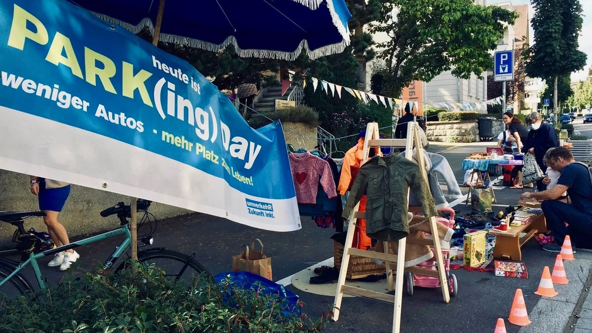 PARK(ing) Day 2021, Zürich, Mutschellenstrasse. Dorfplatz Stadt Parkplatz von Catherine