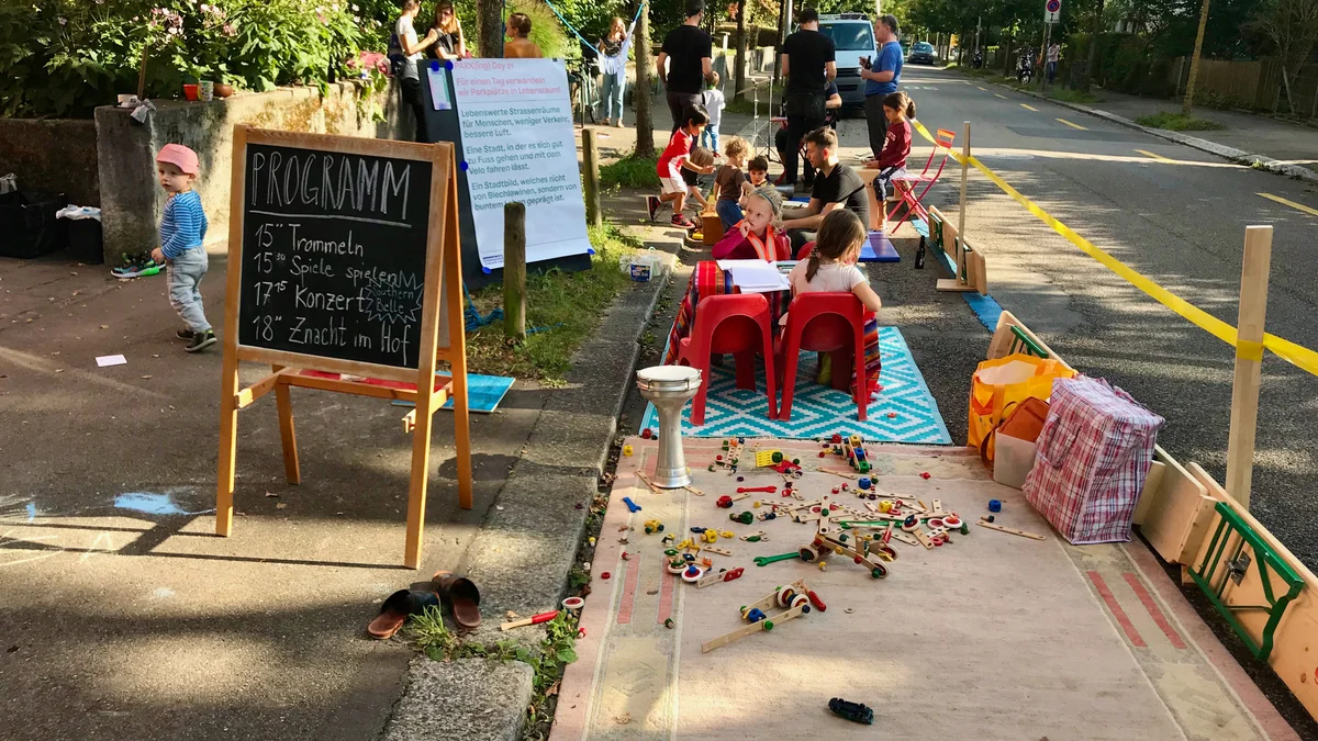 PARK(ing) Day 2021, Zürich, Scheuchzerstrasse. Malen, musizieren, spielen und essen - komme auch Du! Klimagruppe Oberstrass