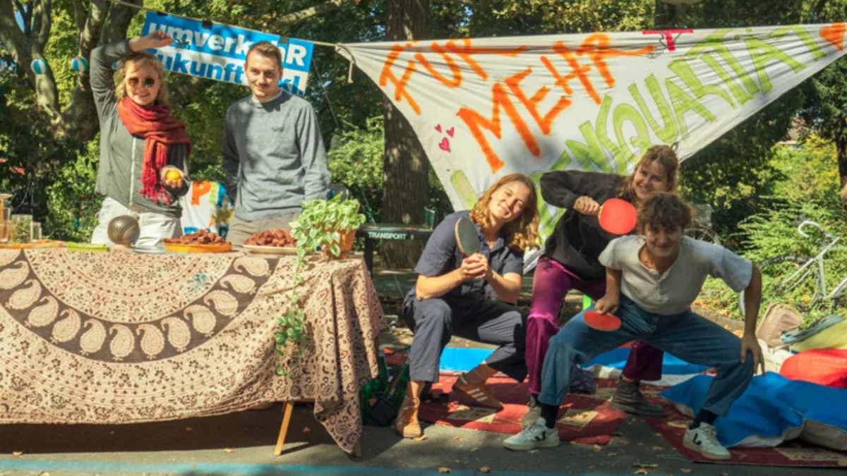 Ping Pong und Pizza statt Parkplatz von Luzia und Freunden in Basel am PARK(ing) Day 2019