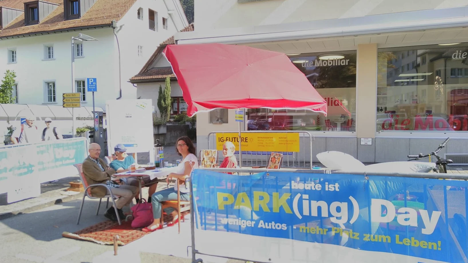 Ferien statt Parkplätze, die Parklücke zu einem Ferienparadies umbauen vom VCS-Uri am PARK(ing) Day 2020 in Altdorf