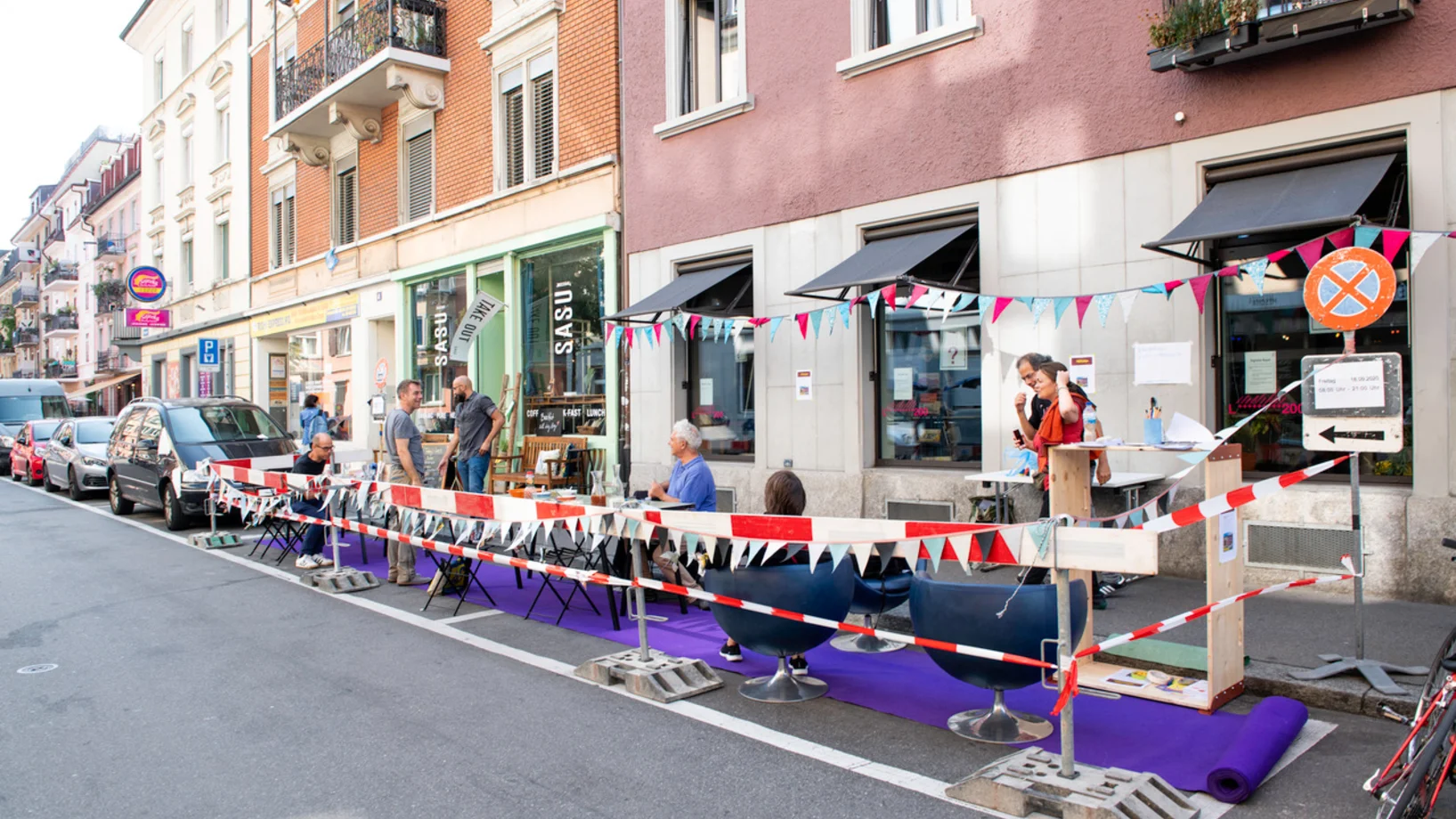 Urban Waste - Parkplätze sind Platzverschwendung, Präsentation verschiedener Ideen zum Thema Begegnung und Vernetzung im städtis