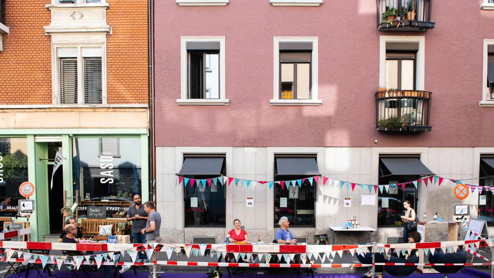 Urban Waste - Parkplätze sind Platzverschwendung, Präsentation verschiedener Ideen zum Thema Begegnung und Vernetzung im städtis