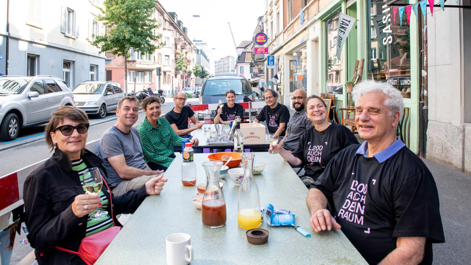 Urban Waste - Parkplätze sind Platzverschwendung, Präsentation verschiedener Ideen zum Thema Begegnung und Vernetzung im städtis