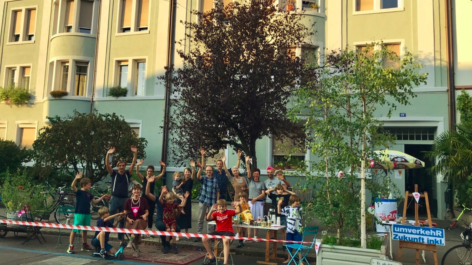  Platz Da statt Mazda! von Alexander und Freunden an der Hegenheimerstrasse am PARK(ing) Day 2020 in Basel