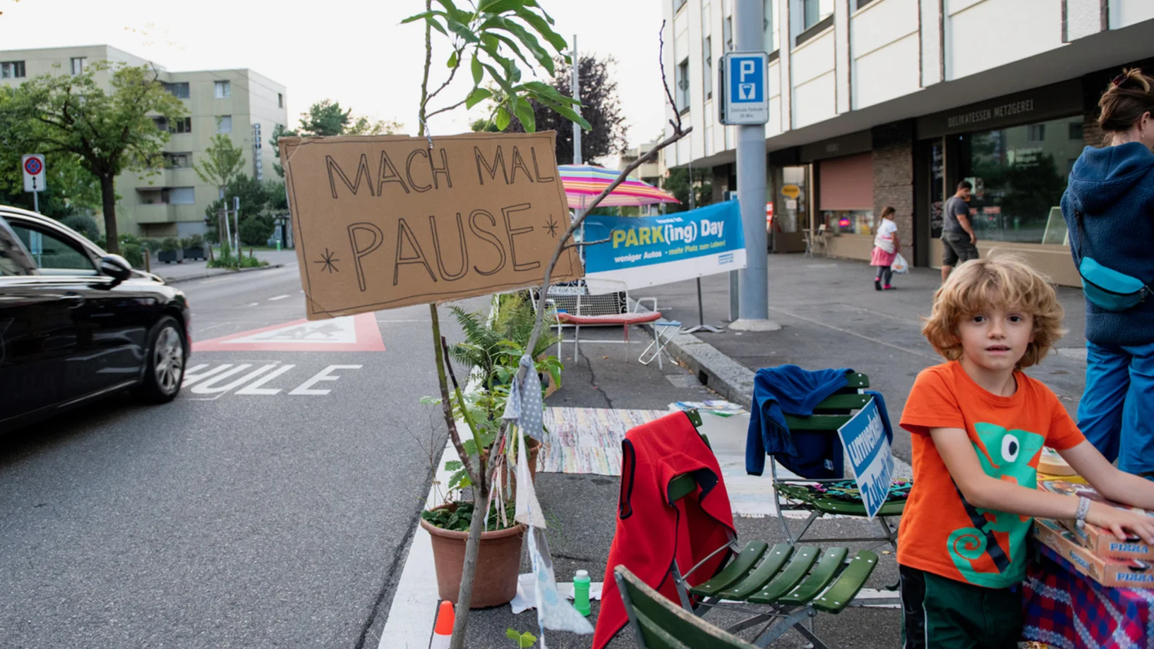 Lauschige grüne Oase der Begegnung von Nora an der Fellenbergstrasse am PARK(ing) Day 2020 in Zürich