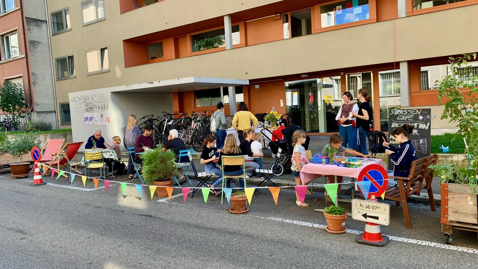 PARK(ing) Day 2021, Basel, Bläsiring, Backgammonturnier statt Parkplatz