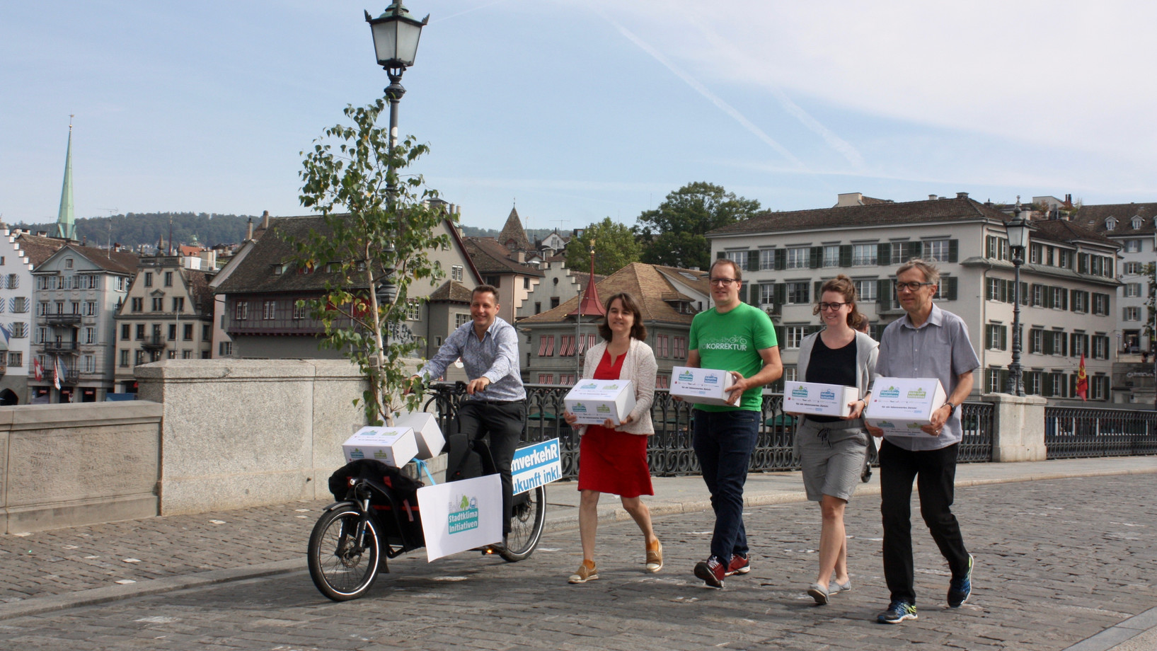Einreichung der Stadtklima-Initiativen in Zürich