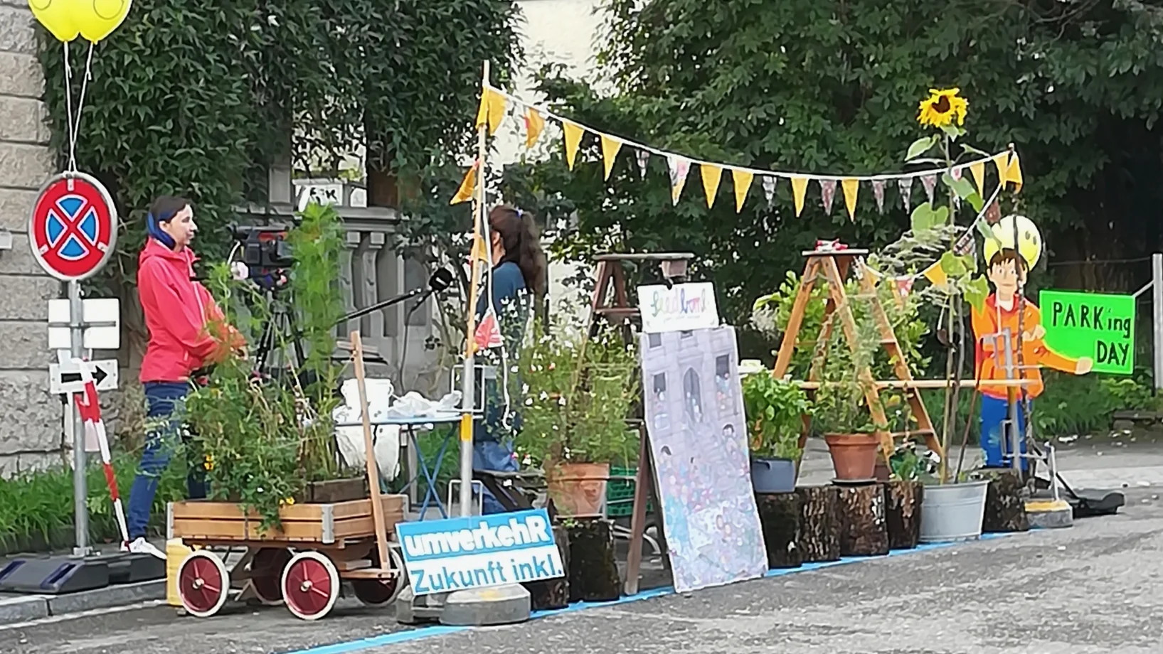 PARK(ing) Day 2021, St. Gallen, Demutstrasse. Bluemekafiparkplatz, Chill-Out-Parkplatz, Kunstparkplatz und Yoga+Spielparkplatz vom Verein Polybau