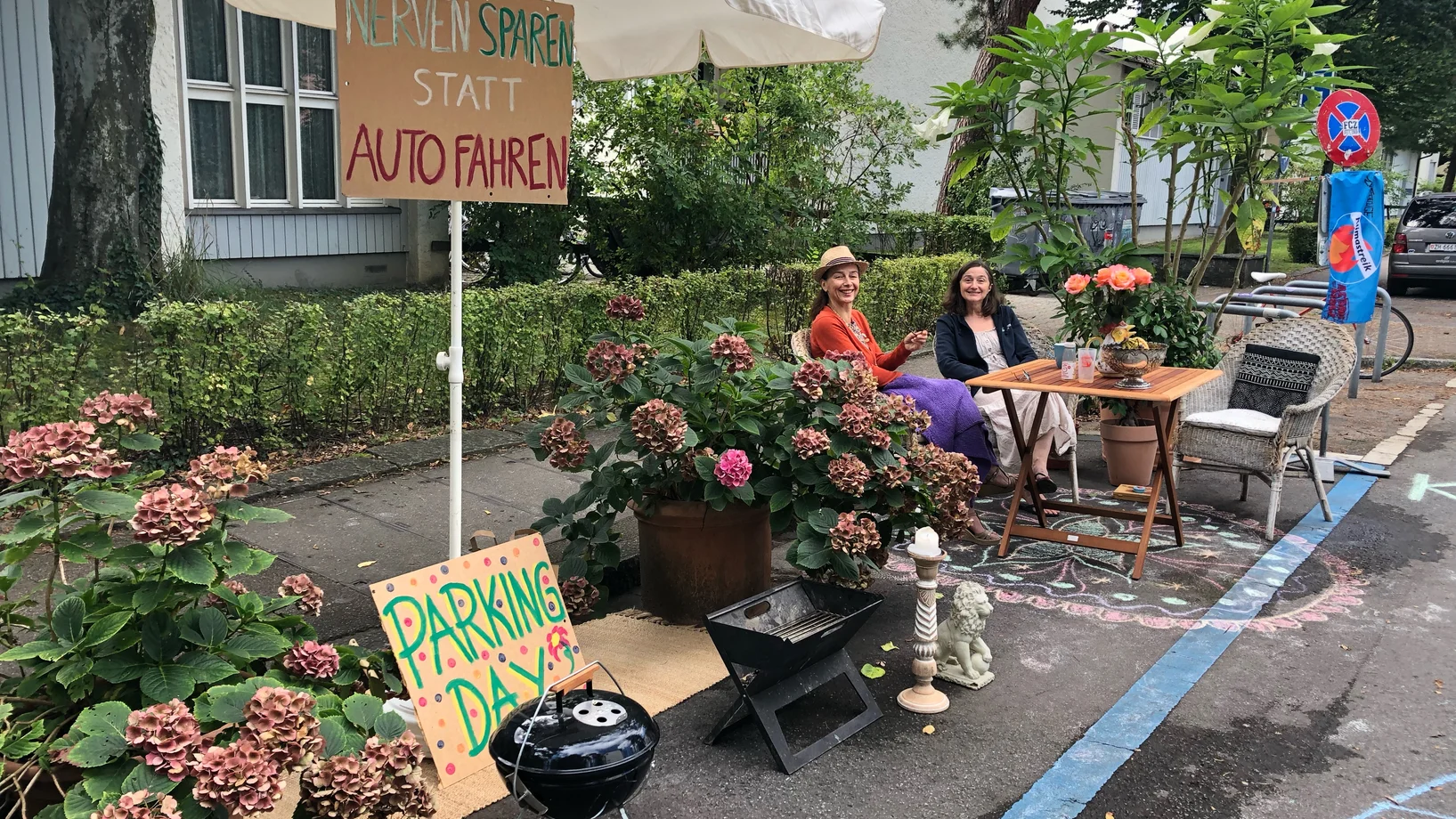 PARK(ing) Day 2021, Zürich, Brahmsstrasse, Dinieren statt Parkieren